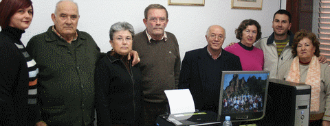 Clausuran el curso de informática para mayores
